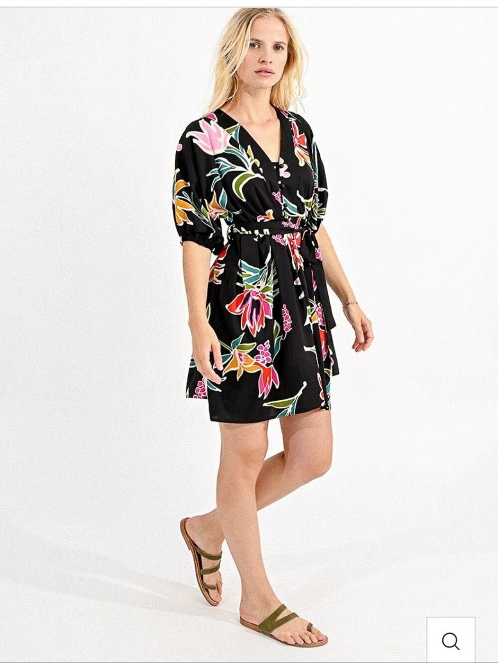 Molly Bracken Mini Belted Floral Shirt Dress. Size Small